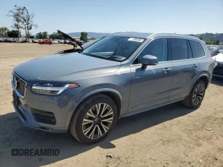2020 Volvo XC90 Momentum z VIN YV4A22PK3L1605319, wystawiony jako Copart lot #55432605 z przebiegiem 61 338 mil mil oraz Szkoda całkowita • Salvage title. Historia ofert i sprzedaży dostępna na DreamBid. Obrazek 1.