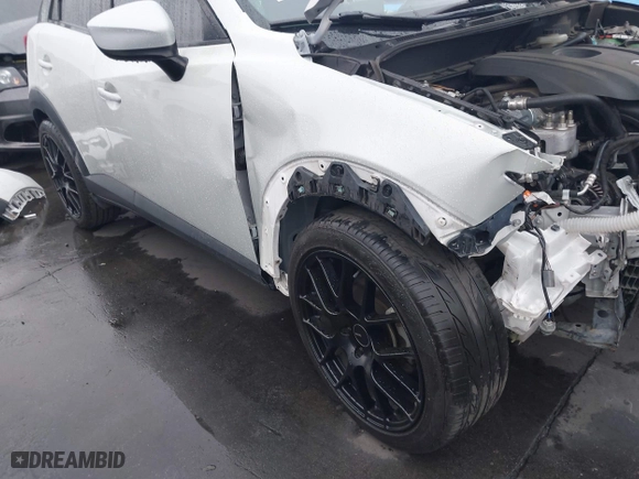 2017 Mazda CX-3 Sport with VIN JM1DKDB72H0167324, listed as a IAAI auction lot 41910027 with 81,110 mi miles. Bid and sale history available at carsss.com. Image 19.