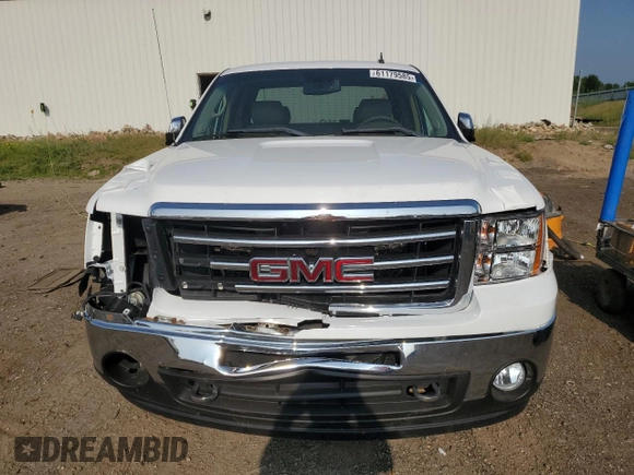 2013 GMC Sierra 1500 SLT with VIN 1GTR2WE75DZ272068, listed as a Copart auction lot 61179585 with 203,512 mi miles and Clean title. Bid and sale history available at DreamBid. Image 5.