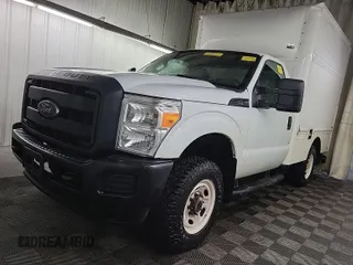 2013 Ford F-250 XL z VIN 1FDBF2B68DEB48275, wystawiony jako IAAI lot #42512434 z przebiegiem 434 130 mil mil oraz . Historia ofert i sprzedaży dostępna na DreamBid. Obrazek 18.