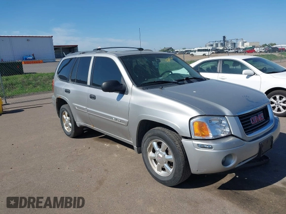 2004 GMC Envoy SLT z VIN 1GKDT13S642449872, wystawiony jako IAAI lot #42236157 z przebiegiem 205 194 mil mil oraz . Historia ofert i sprzedaży dostępna na DreamBid. Obrazek 1.