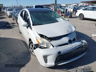 2014 Toyota Prius Four z VIN JTDKN3DU9E1755013, wystawiony jako IAAI lot #42228158 z przebiegiem 136 391 mil mil oraz . Historia ofert i sprzedaży dostępna na DreamBid. Obrazek 1.
