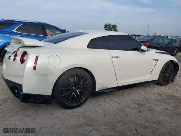 2020 Nissan GT-R Premium with VIN JN1AR5EF0LM100426, listed as a Copart auction lot 71378964 with 0 miles and Salvage Title. Bid and sale history available at carsss.com. Image 3.