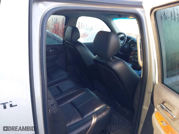 2007 Chevrolet Avalanche LS with VIN 3GNEC12017G211706, listed as a IAAI auction lot 42015650 with 1 mi miles. Bid and sale history available at carsss.com. Image 8.