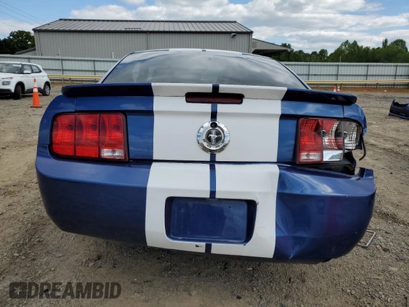 2007 Ford Mustang Deluxe z VIN 1ZVHT80N075219801, wystawiony jako Copart lot #57247925 z przebiegiem 203 385 mil mil oraz Czysty tytuł • Clean title. Historia ofert i sprzedaży dostępna na DreamBid. Obrazek 6.