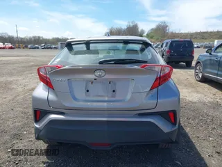 2018 Toyota C-HR XLE z VIN NMTKHMBX5JR046679, wystawiony jako IAAI lot #42068046 z przebiegiem 166 297 mil mil oraz . Historia ofert i sprzedaży dostępna na DreamBid. Obrazek 16.