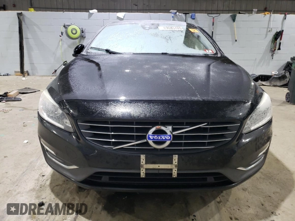 2015 Volvo S60 T5 Premier z VIN YV1612TK1F2332441, wystawiony jako Copart lot #89086705 z przebiegiem Nie podano mil oraz Szkoda całkowita • Salvage title. Historia ofert i sprzedaży dostępna na DreamBid. Obrazek 5.