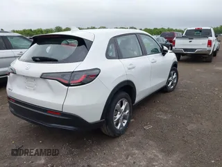 2024 Honda HR-V LX with VIN 3CZRZ2H33RM709002, listed as a IAAI auction lot 42319822 with 17,823 mi miles and . Bid and sale history available at DreamBid. Image 4.