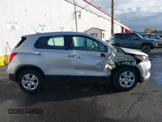 2018 Chevrolet Trax LS with VIN 3GNCJKSB3JL418469, listed as a IAAI auction lot 40842886 with 22,029 mi miles. Bid and sale history available at carsss.com. Image 13.