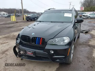 2013 BMW X5 xDrive50i с VIN 5UXZV8C54DL426713, выставлен на аукционе IAAI как лот 41742982 с пробегом 103 208 миль миль и . История ставок и продаж доступна на DreamBid. Изображение 17.