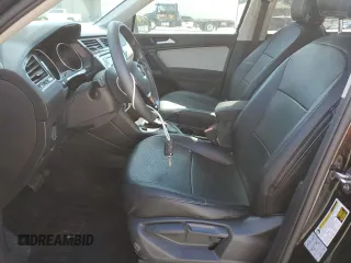 2019 Volkswagen Tiguan S z VIN 3VV0B7AX0KM145474, wystawiony jako Copart lot #56061755 z przebiegiem 71 101 mil mil oraz Szkoda całkowita • Salvage title. Historia ofert i sprzedaży dostępna na DreamBid. Obrazek 7.