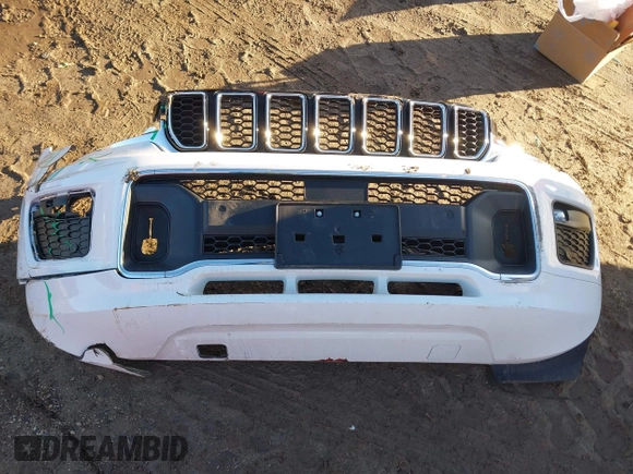 2021 Jeep Grand Cherokee Overland with VIN 1C4RJKDG3M8204967, listed as a IAAI auction lot 41744813 with 37,297 mi miles and . Bid and sale history available at DreamBid. Image 12.