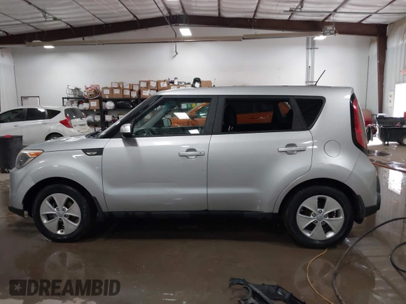 2014 Kia Soul with VIN KNDJN2A21E7701162, listed as a IAAI auction lot 41386456 with 111,992 mi miles. Bid and sale history available at carsss.com. Image 15.