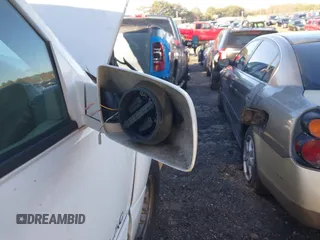 2000 Cadillac Escalade z VIN 1GYEK63R2YR230105, wystawiony jako IAAI lot #41575390 z przebiegiem 258 152 mil mil oraz . Historia ofert i sprzedaży dostępna na DreamBid. Obrazek 13.