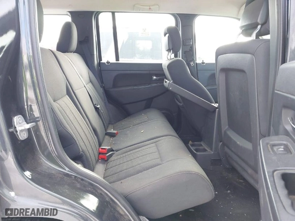 2011 Jeep Liberty Sport Jet with VIN 1J4PN2GK3BW593298, listed as a IAAI auction lot 41289822 with 1 mi miles. Bid and sale history available at carsss.com. Image 8.