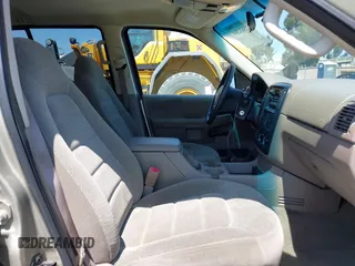 2002 Ford Explorer XLT z VIN 1FMZU73W82ZB78429, wystawiony jako IAAI lot #42583204 z przebiegiem 174 136 mil mil oraz . Historia ofert i sprzedaży dostępna na DreamBid. Obrazek 5.