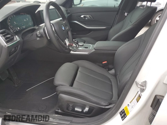 2021 BMW 3 Series 330i xDrive z VIN 3MW5R7J01M8C09484, wystawiony jako Copart lot #59128455 z przebiegiem 43 059 mil mil oraz Szkoda całkowita • Salvage title. Historia ofert i sprzedaży dostępna na DreamBid. Obrazek 7.