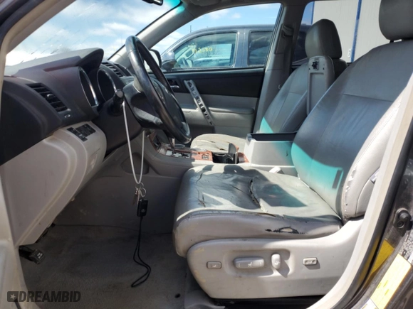 2008 Toyota Highlander Limited with VIN JTEES42A082003067, listed as a Copart auction lot 48872235 with 303,939 mi miles and Salvage Title. Bid and sale history available at carsss.com. Image 7.
