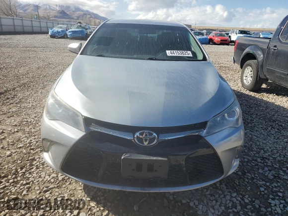 2015 Toyota Camry XLE with VIN 4T1BF1FK2FU049011, listed as a Copart auction lot 44153825 with 97,199 mi miles and Salvage Title. Bid and sale history available at carsss.com. Image 5.