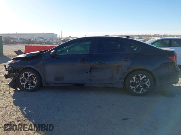 2020 Kia Forte LXS with VIN 3KPF24ADXLE178555, listed as a IAAI auction lot 41456183 with 81,415 mi miles. Bid and sale history available at carsss.com. Image 13.