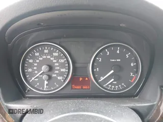 2006 BMW 3 Series 325i with VIN WBAVB175X6NK31827, listed as a IAAI auction lot 41920464 with 174,885 mi miles and . Bid and sale history available at DreamBid. Image 7.
