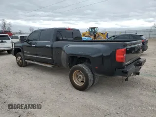 2015 GMC Sierra 3500HD Denali z VIN 1GT424E80FF506967, wystawiony jako Copart lot #49715055 z przebiegiem 191 033 mil mil oraz Czysty tytuł • Clean title. Historia ofert i sprzedaży dostępna na DreamBid. Obrazek 2.