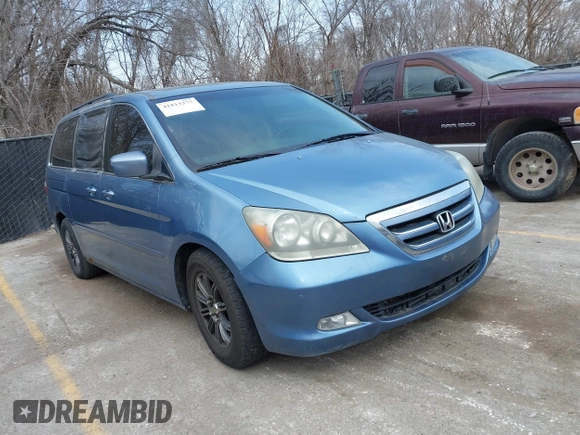 2005 Honda Odyssey TOURING with VIN 5FNRL38815B048075, listed as a IAAI auction lot 41813377 with 259,138 mi miles. Bid and sale history available at carsss.com. Image 1.