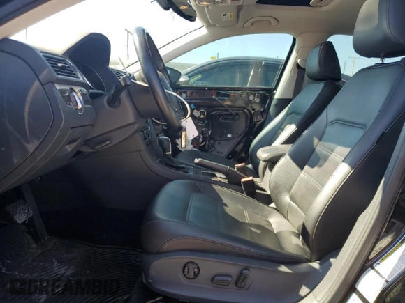 2016 Volkswagen Passat SE z VIN 1VWBT7A36GC003556, wystawiony jako Copart lot #55245595 z przebiegiem 84 939 mil mil oraz Szkoda całkowita • Salvage title. Historia ofert i sprzedaży dostępna na DreamBid. Obrazek 7.