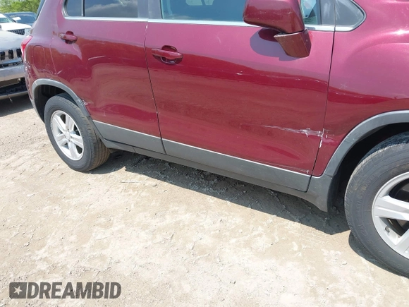 2016 Chevrolet Trax LT z VIN 3GNCJLSB9GL152213, wystawiony jako IAAI lot #42264657 z przebiegiem 126 710 mil mil oraz . Historia ofert i sprzedaży dostępna na DreamBid. Obrazek 12.