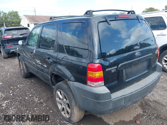 2005 Ford Escape XLT с VIN 1FMYU93185KE46923, выставлен на аукционе IAAI как лот 40062345 с пробегом Не указан миль и . История ставок и продаж доступна на DreamBid. Изображение 3.