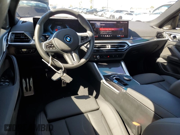 2024 BMW i4 M50 z VIN WBY33AW01RFS72681, wystawiony jako Copart lot #48484235 z przebiegiem 712 mil mil oraz Szkoda całkowita • Salvage title. Historia ofert i sprzedaży dostępna na DreamBid. Obrazek 8.