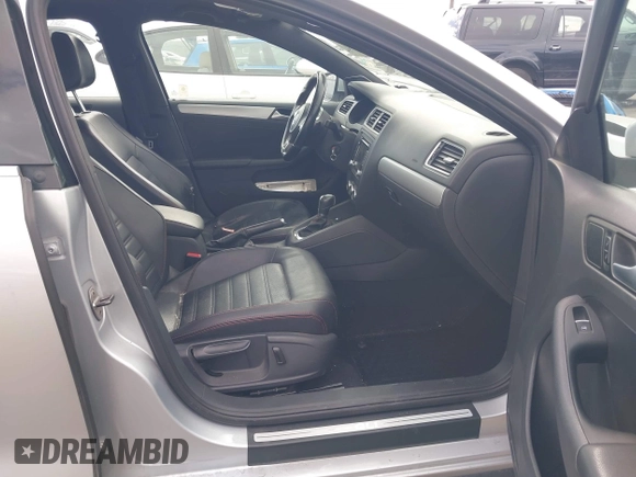 2014 Volkswagen Jetta GLI Edition 30 с VIN 3VW4S7AJ2EM214517, выставлен на аукционе IAAI как лот 41662860 с пробегом 185 783 миль миль и . История ставок и продаж доступна на DreamBid. Изображение 5.