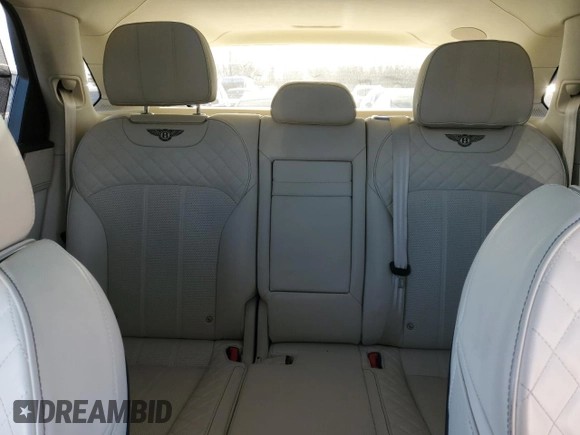 2018 Bentley Bentayga Signature z VIN SJAAC2ZV5JC017769, wystawiony jako Copart lot #80888443 z przebiegiem 24 775 mil mil oraz . Historia ofert i sprzedaży dostępna na DreamBid. Obrazek 10.