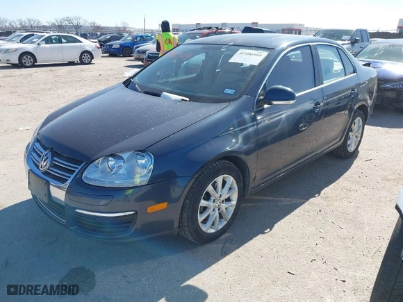 2010 Volkswagen Jetta Sedan Limited with VIN 3VWRX7AJ4AM013803, listed as a IAAI auction lot 41486509 with 162,391 mi miles. Bid and sale history available at carsss.com. Image 2.