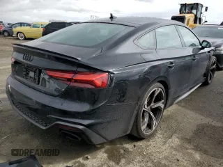 2022 Audi RS 5 Sportback z VIN WUAAWCF53NA902427, wystawiony jako Copart lot #45095014 z przebiegiem 13 104 mil mil oraz . Historia ofert i sprzedaży dostępna na DreamBid. Obrazek 3.