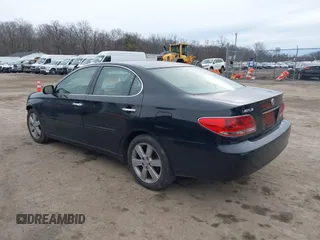 2005 Lexus ES 330 with VIN JTHBA30G555104867, listed as a IAAI auction lot 41508534 with 178,416 mi miles. Bid and sale history available at carsss.com. Image 3.