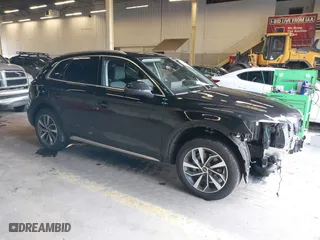 2021 Audi Q5 Premium with VIN WA1AAAFY4M2055723, listed as a IAAI auction lot 41563115 with 40,564 mi miles. Bid and sale history available at carsss.com. Image 1.