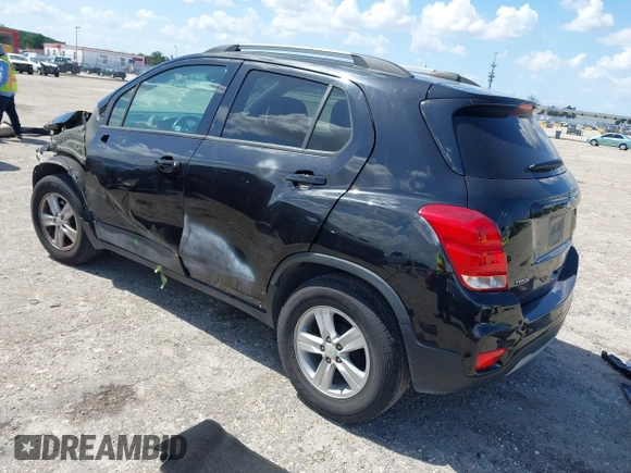 2021 Chevrolet Trax LT with VIN KL7CJLSB5MB310193, listed as a IAAI auction lot 42008721 with 178,445 mi miles. Bid and sale history available at carsss.com. Image 3.