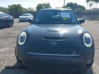 2020 MINI Hardtop Cooper S z VIN WMWXR5C07L2L55038, wystawiony jako IAAI lot #42031685 z przebiegiem 20 629 mil mil oraz . Historia ofert i sprzedaży dostępna na DreamBid. Obrazek 12.