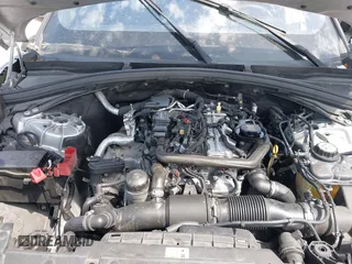 2020 Land Rover Range Rover Velar S z VIN SALYB2EXXLA255258, wystawiony jako IAAI lot #41823002 z przebiegiem 66 527 mil mil oraz . Historia ofert i sprzedaży dostępna na DreamBid. Obrazek 10.
