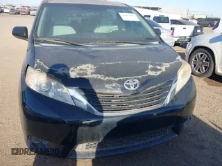 2012 Toyota Sienna LE AAS with VIN 5TDKK3DC7CS255500, listed as a IAAI auction lot 41467563 with 146,306 mi miles. Bid and sale history available at carsss.com. Image 6.