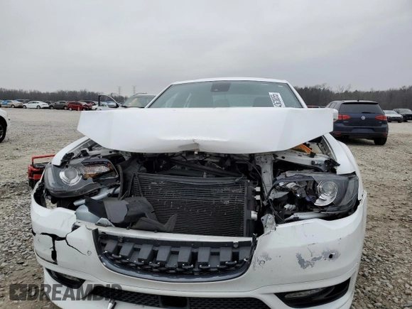 2020 Chrysler 300 S z VIN 2C3CCABG0LH175504, wystawiony jako Copart lot #43638855 z przebiegiem 73 035 mil mil oraz Szkoda całkowita • Salvage title. Historia ofert i sprzedaży dostępna na DreamBid. Obrazek 5.