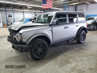 2024 Ford Bronco Black Diamond z VIN 1FMDE1BH5RLB38488, wystawiony jako Copart lot #56737525 z przebiegiem 944 mil mil oraz Szkoda całkowita • Salvage title. Historia ofert i sprzedaży dostępna na DreamBid. Obrazek 1.