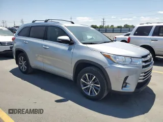 2017 Toyota Highlander XLE with VIN 5TDJZRFH2HS521211, listed as a Copart auction lot 62717825 with 62,380 mi miles and Clean title. Bid and sale history available at DreamBid. Image 4.