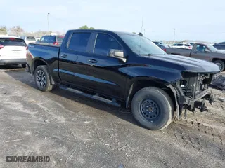 2019 Chevrolet Silverado 1500 RST with VIN 3GCUYEEDXKG179469, listed as a IAAI auction lot 41572310 with 68,000 mi miles. Bid and sale history available at carsss.com. Image 1.