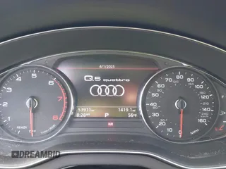 2020 Audi Q5 Premium z VIN WA1ANAFY2L2046974, wystawiony jako IAAI lot #41933942 z przebiegiem 53 911 mil mil oraz . Historia ofert i sprzedaży dostępna na DreamBid. Obrazek 7.