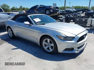 2017 Ford Mustang V6 z VIN 1FATP8EM9H5208725, wystawiony jako IAAI lot #41838293 z przebiegiem 88 780 mil mil oraz . Historia ofert i sprzedaży dostępna na DreamBid. Obrazek 1.