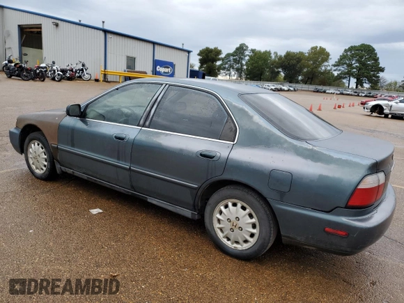 1996 Honda Accord EX with VIN 1HGCD5651TA188013, listed as a Copart auction lot 79533564 with 286,325 mi miles and Clean Title. Bid and sale history available at DreamBid. Image 2.