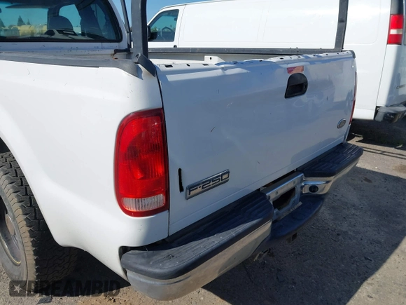 2005 Ford Super Duty F-250 XL with VIN 1FTSX20515EB09203, listed as a IAAI auction lot 41849426 with 179,296 mi miles. Bid and sale history available at carsss.com. Image 6.