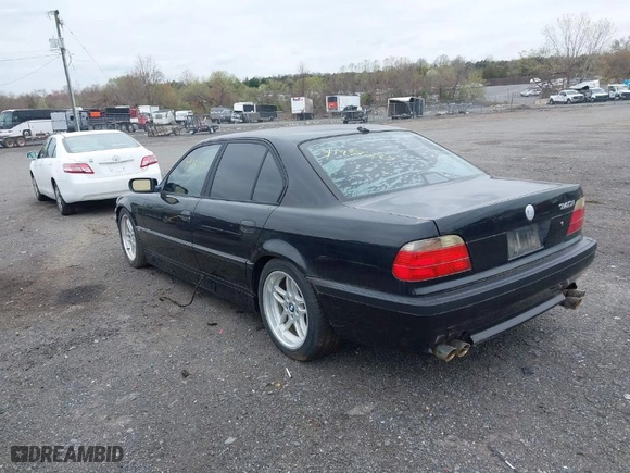 2001 BMW 7 Series 740iA with VIN WBAGG83461DN87920, listed as a IAAI auction lot 41932224 with 1 mi miles. Bid and sale history available at carsss.com. Image 3.